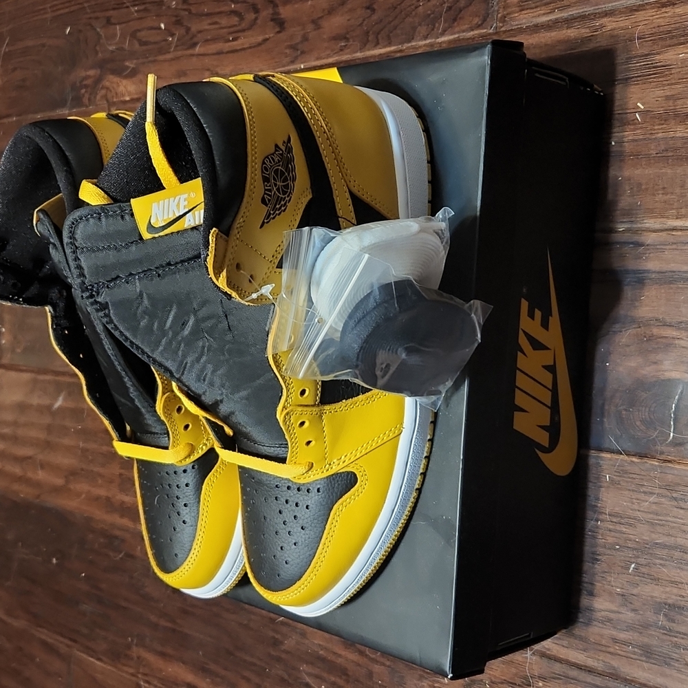 Jordan 1 High Pollen